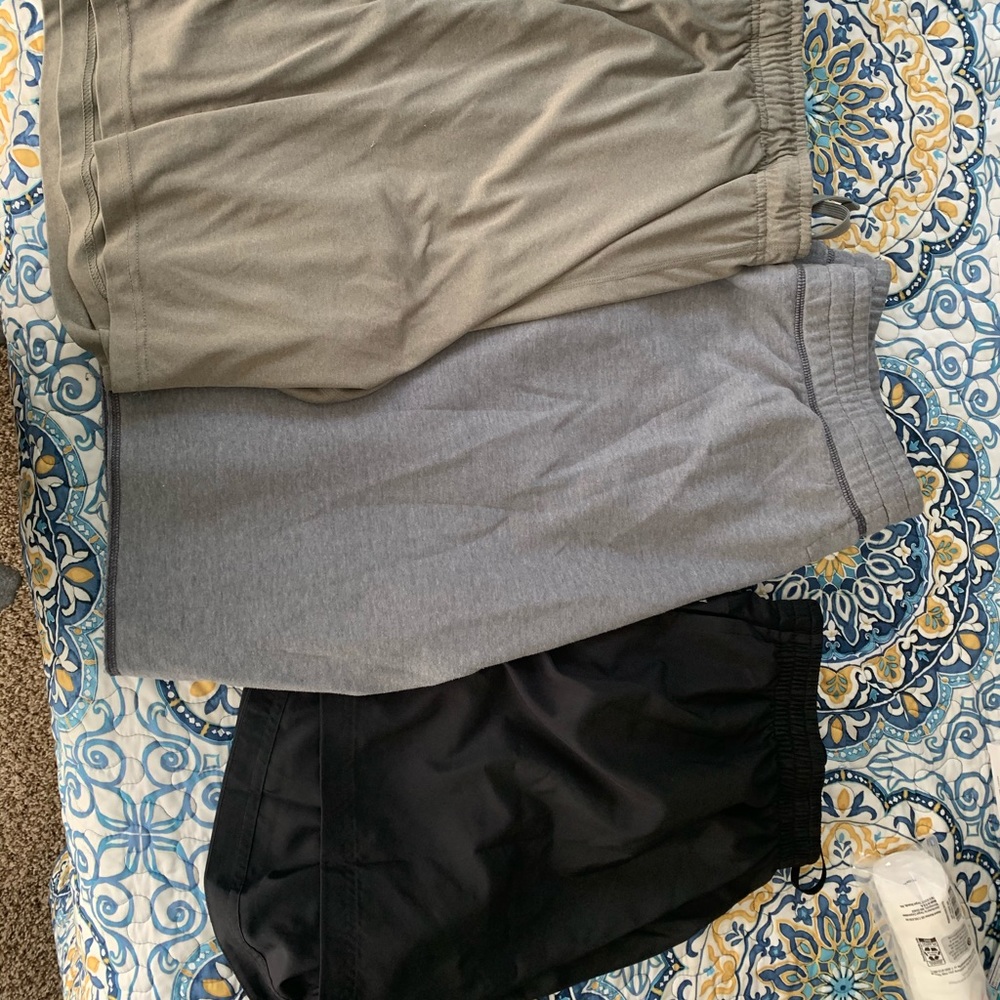 3 pairs of men’s xl shorts